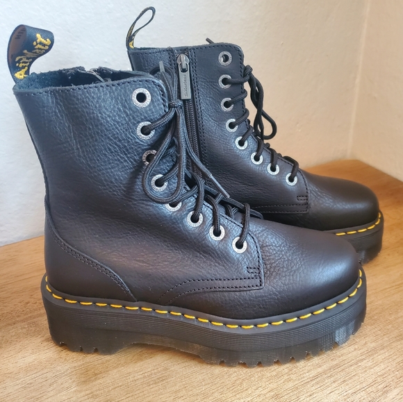 New!!! Dr Martens Jadon lll Pisa Platform Zip Up 8 Eye Size M6W7